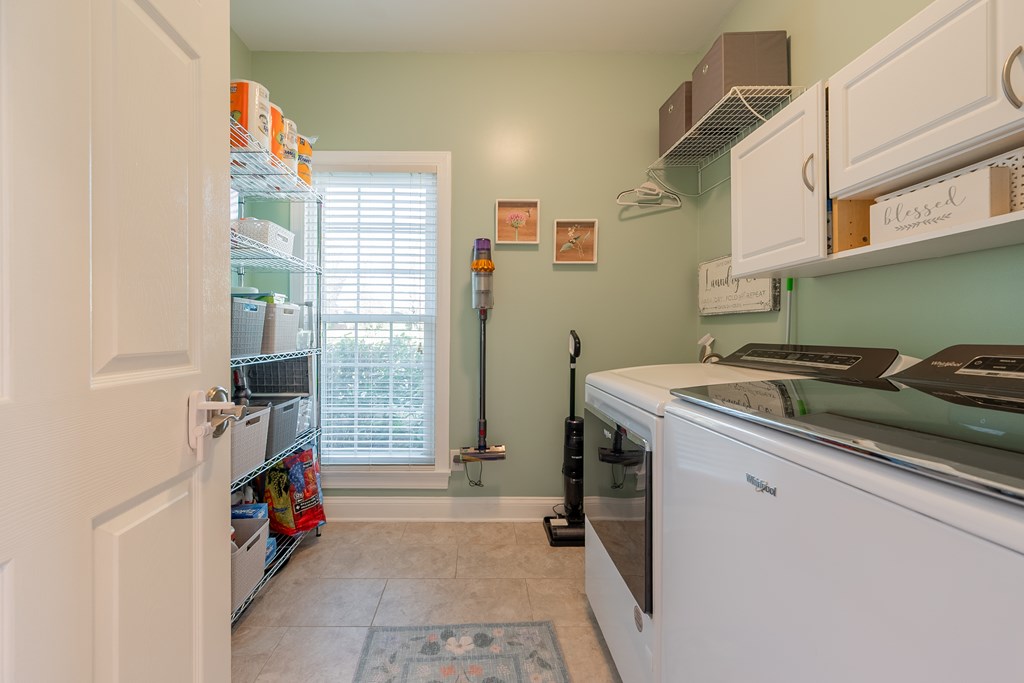 470 Loretto Dr Property Photo 30