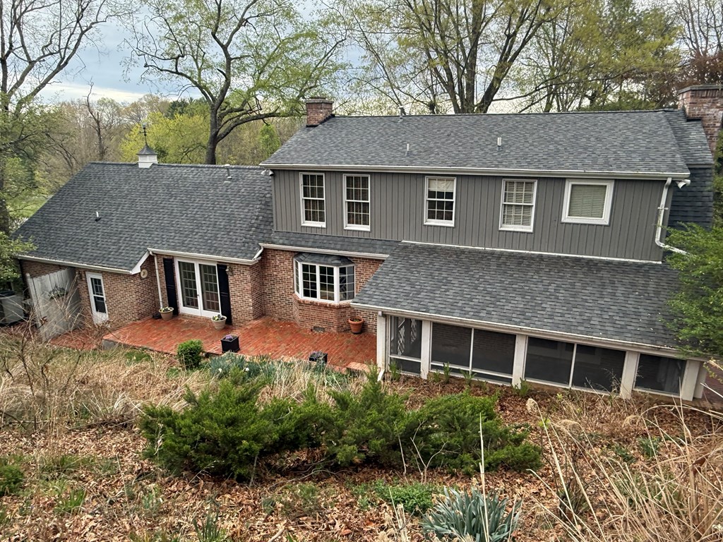 131 Ne Hillside Drive Property Photo 5