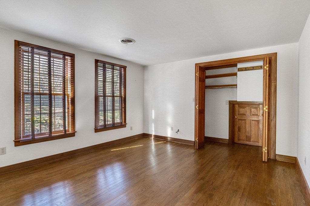 131 Ne Hillside Drive Property Photo 35