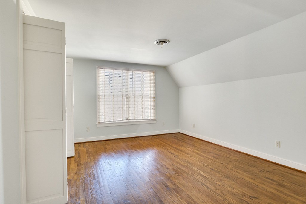131 Ne Hillside Drive Property Photo 38