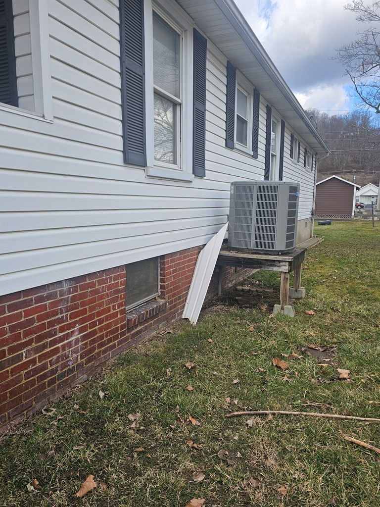 1815 4th Street Property Photo 2