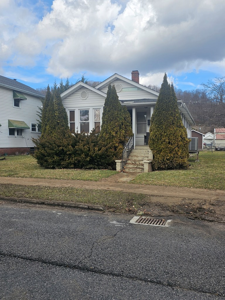 1815 4th Street Property Photo 4