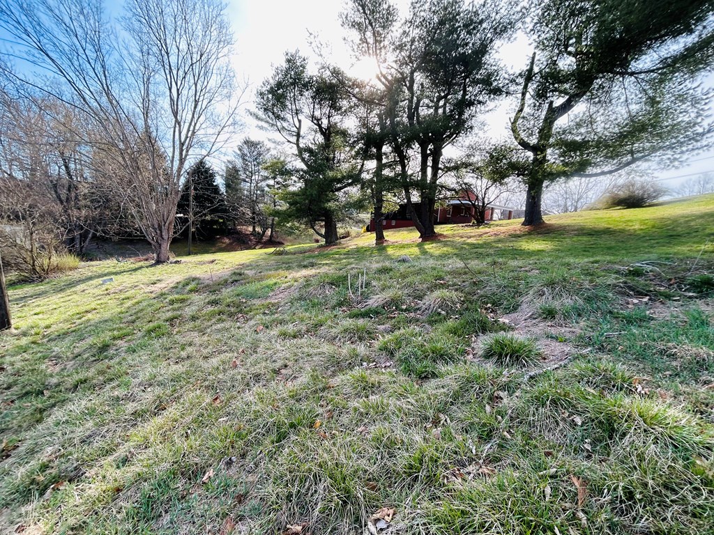 231 Grove St Property Photo 7