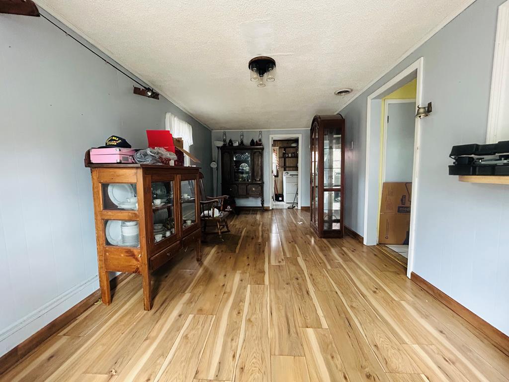 231 Grove St Property Photo 9