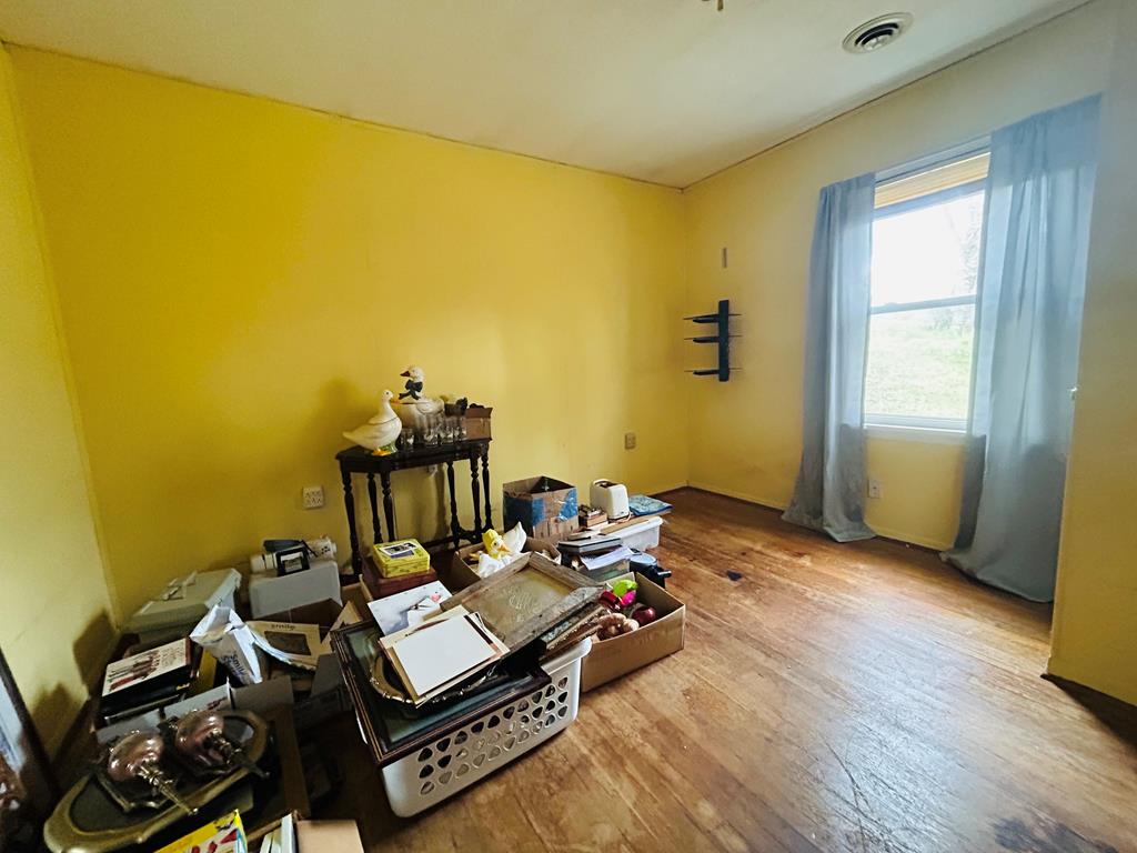 231 Grove St Property Photo 16