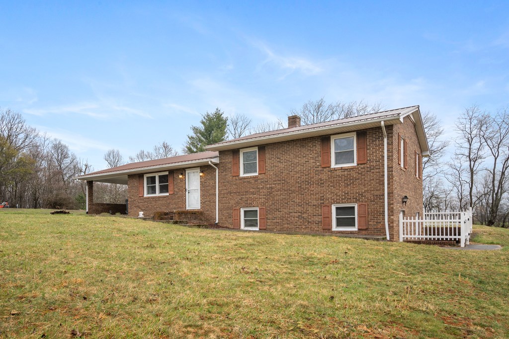 206 Briarwood Lane Property Photo 3