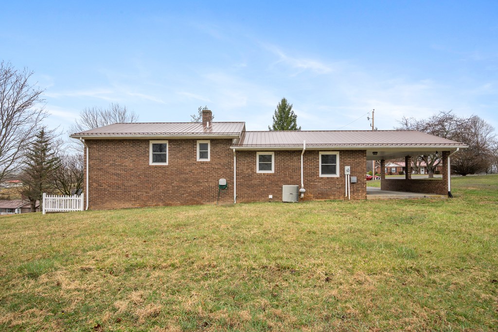 206 Briarwood Lane Property Photo 8