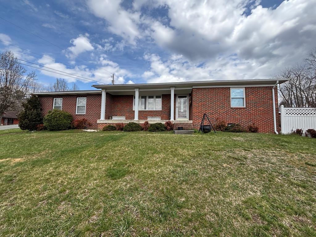 1037 Pond Street Property Photo 1