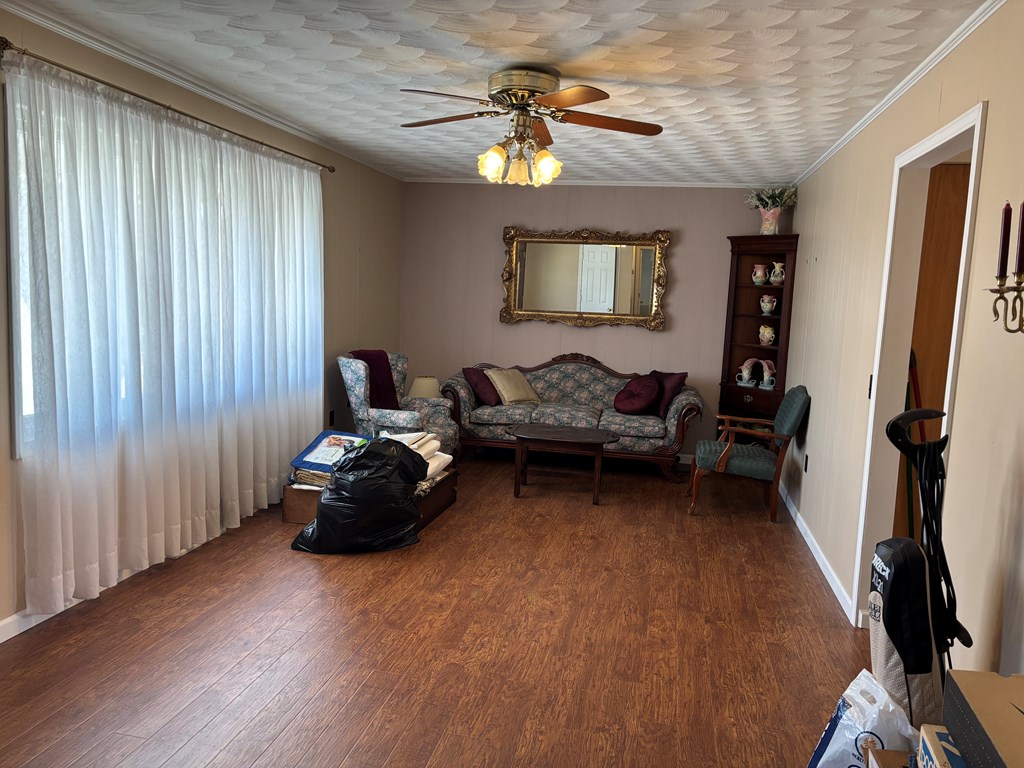 1037 Pond Street Property Photo 8