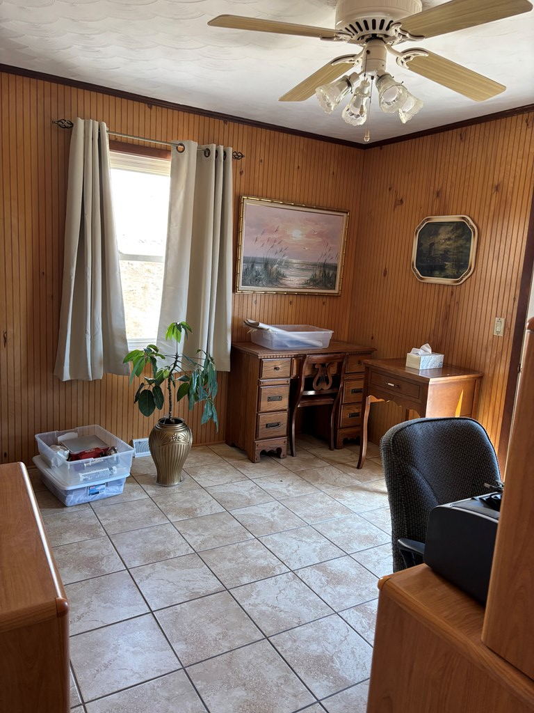 1037 Pond Street Property Photo 13
