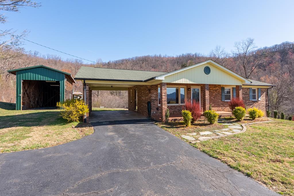 5949 Belcher Mountain Rd Property Photo 2