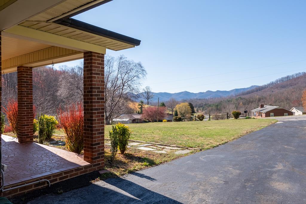 5949 Belcher Mountain Rd Property Photo 4