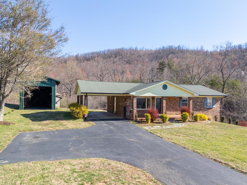 5949 Belcher Mountain Rd Property Photo 9