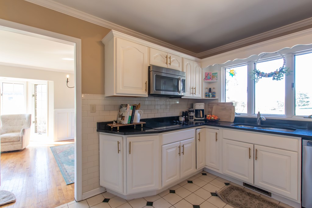 360 Winterham Drive Property Photo 17