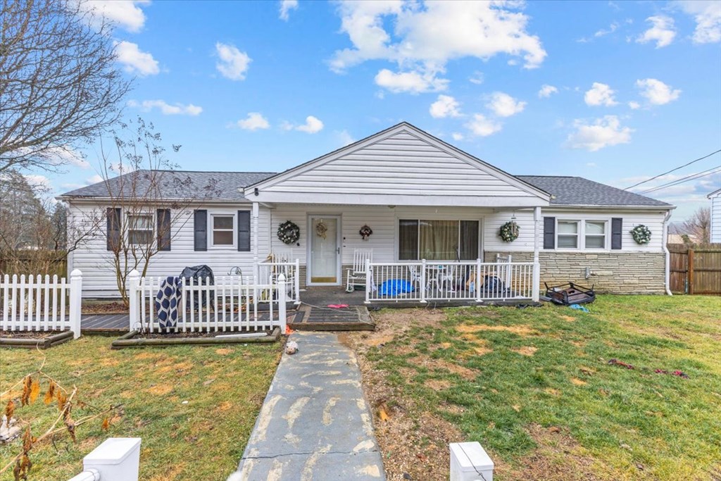 1067 Bluegrass St Property Photo 2