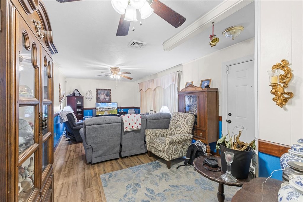 1067 Bluegrass St Property Photo 28