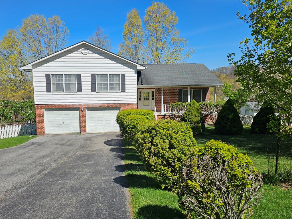137 Florence Circle Property Photo