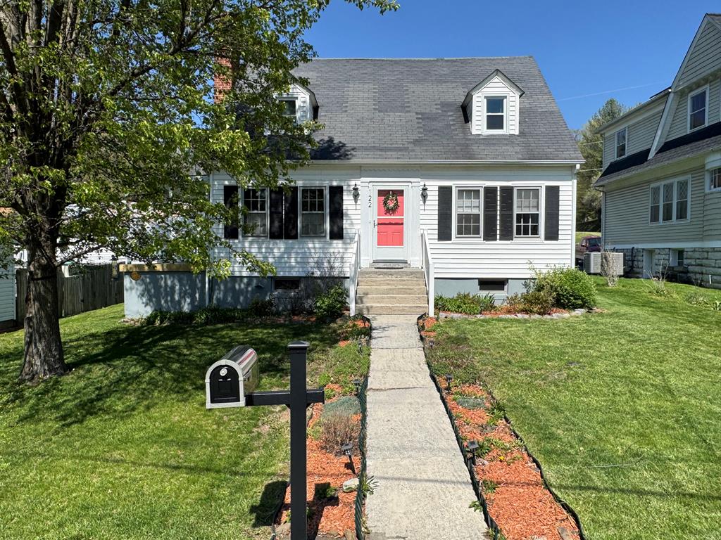 122 Tazewell Avenue Property Photo