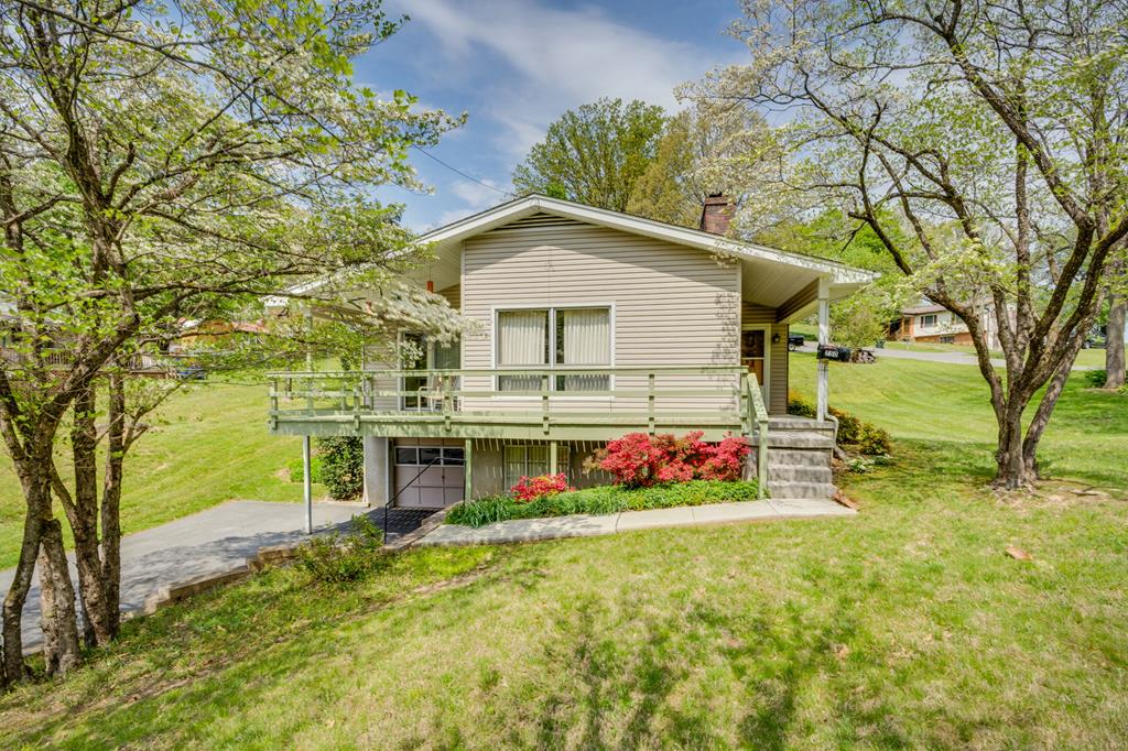 750 Mcchesney Drive Property Photo 1
