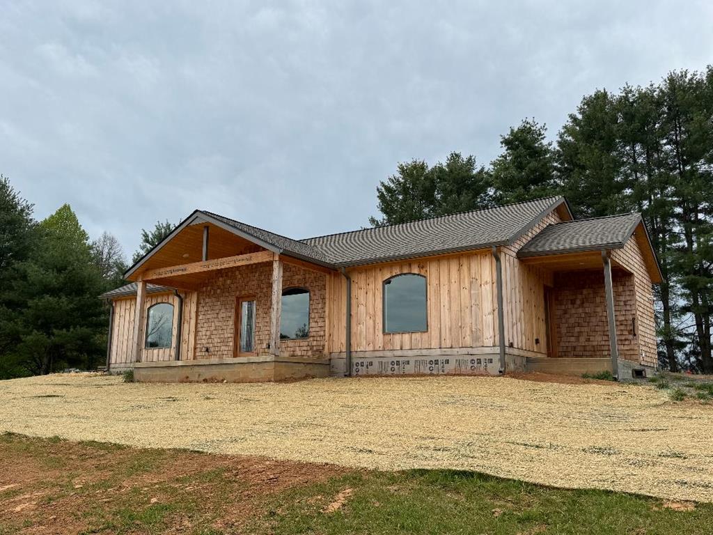 154 Davis Ave. Property Photo