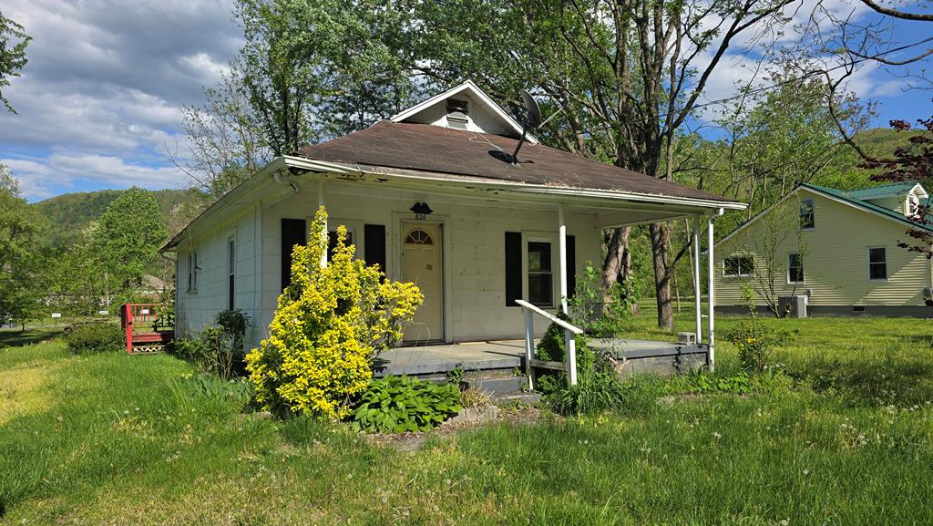 820 S. Beaverdam Ave. Property Photo
