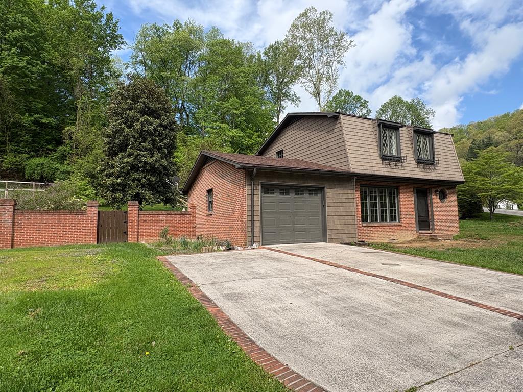 532 532 Sycamore Lane Property Photo 1