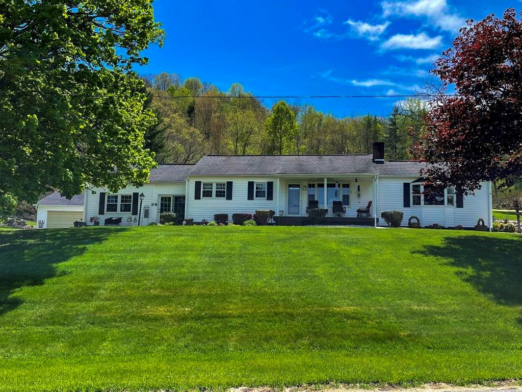 1095 Powder Mill Road Property Photo