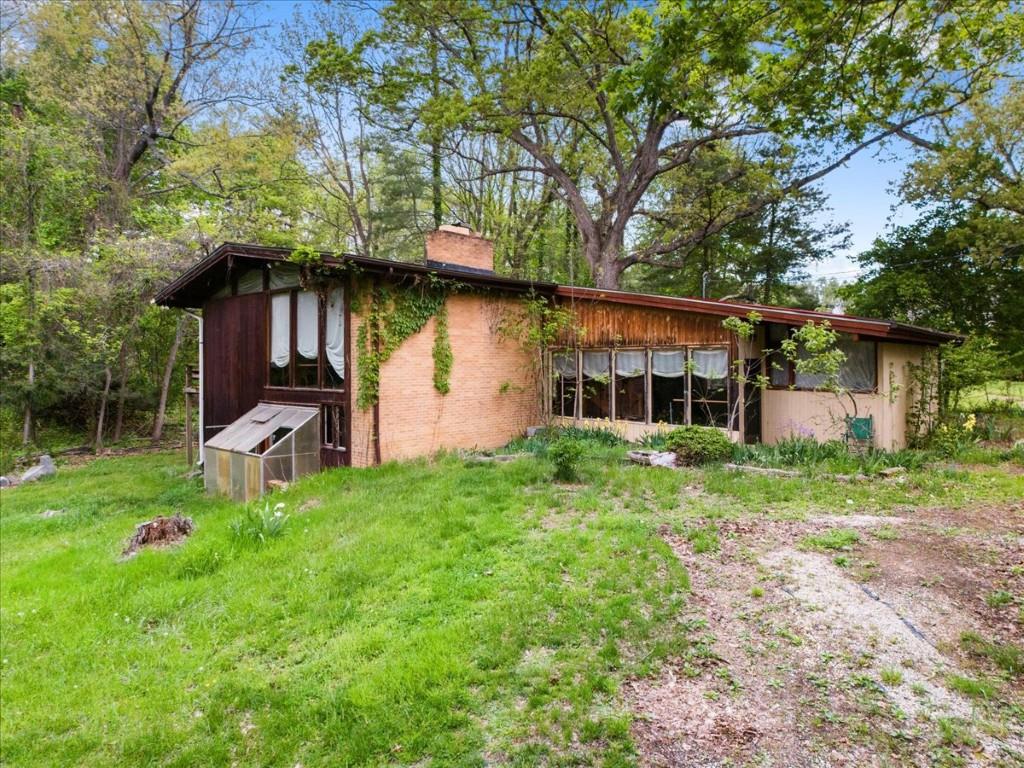 1817 English Forest Road Property Photo 1