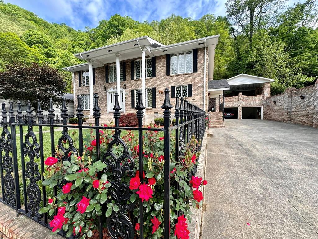 1595 Edgewater Property Photo