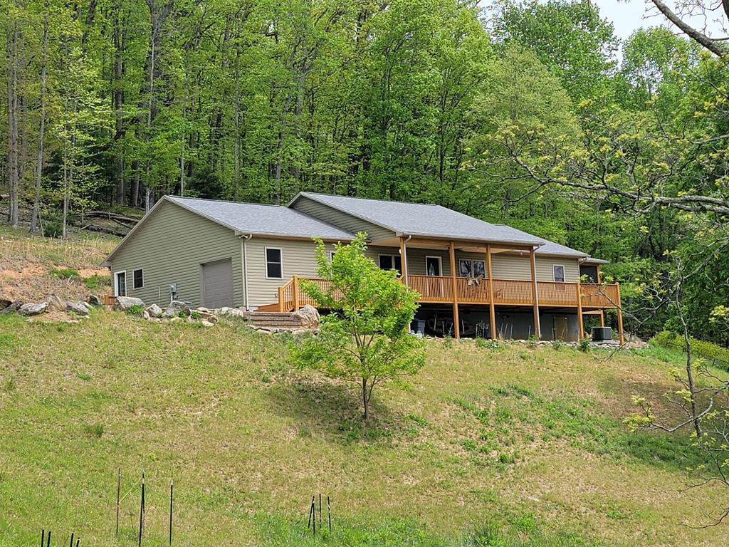 242 Pinehurst St Property Photo