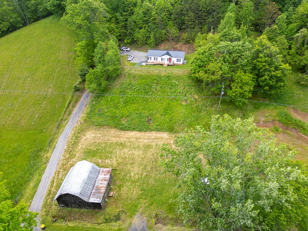 16057 Rich Valley Rd Property Photo