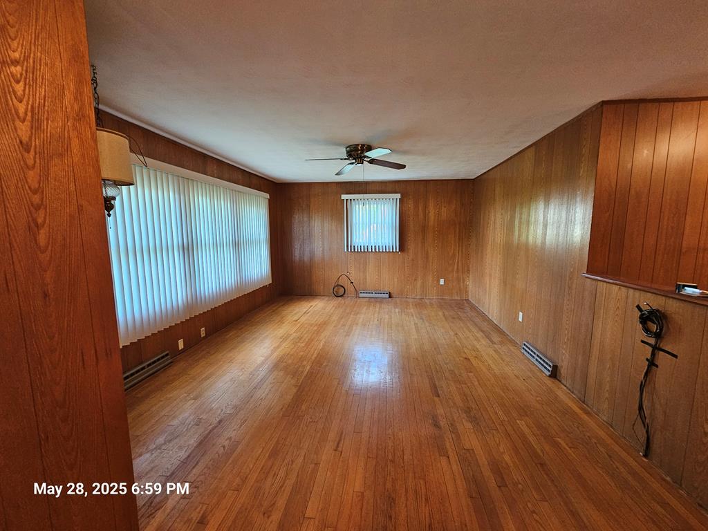 238 Staley St. Property Photo 9