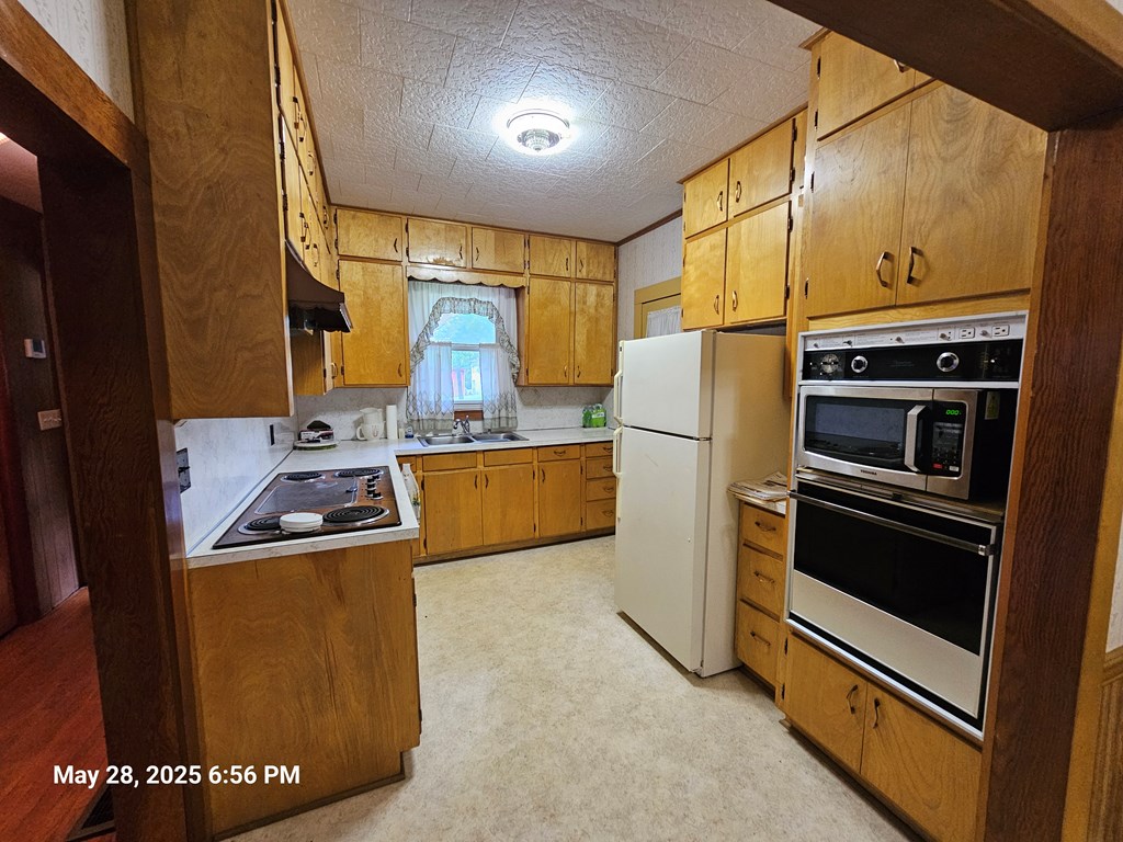238 Staley St. Property Photo 11