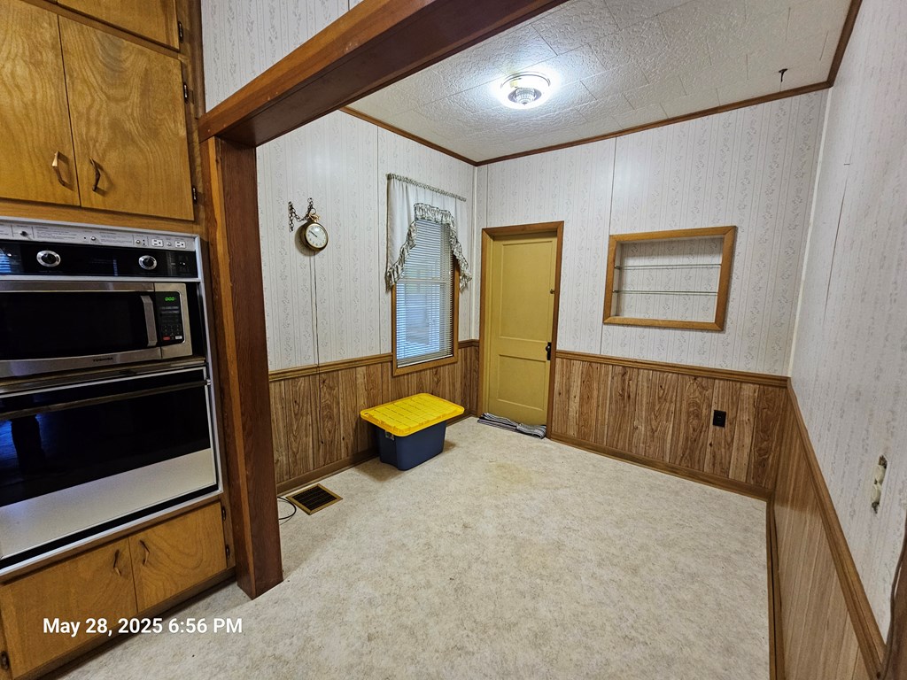238 Staley St. Property Photo 12