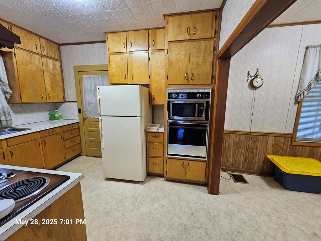 238 Staley St. Property Photo 13