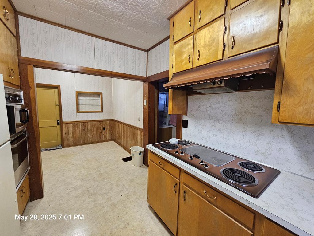238 Staley St. Property Photo 14