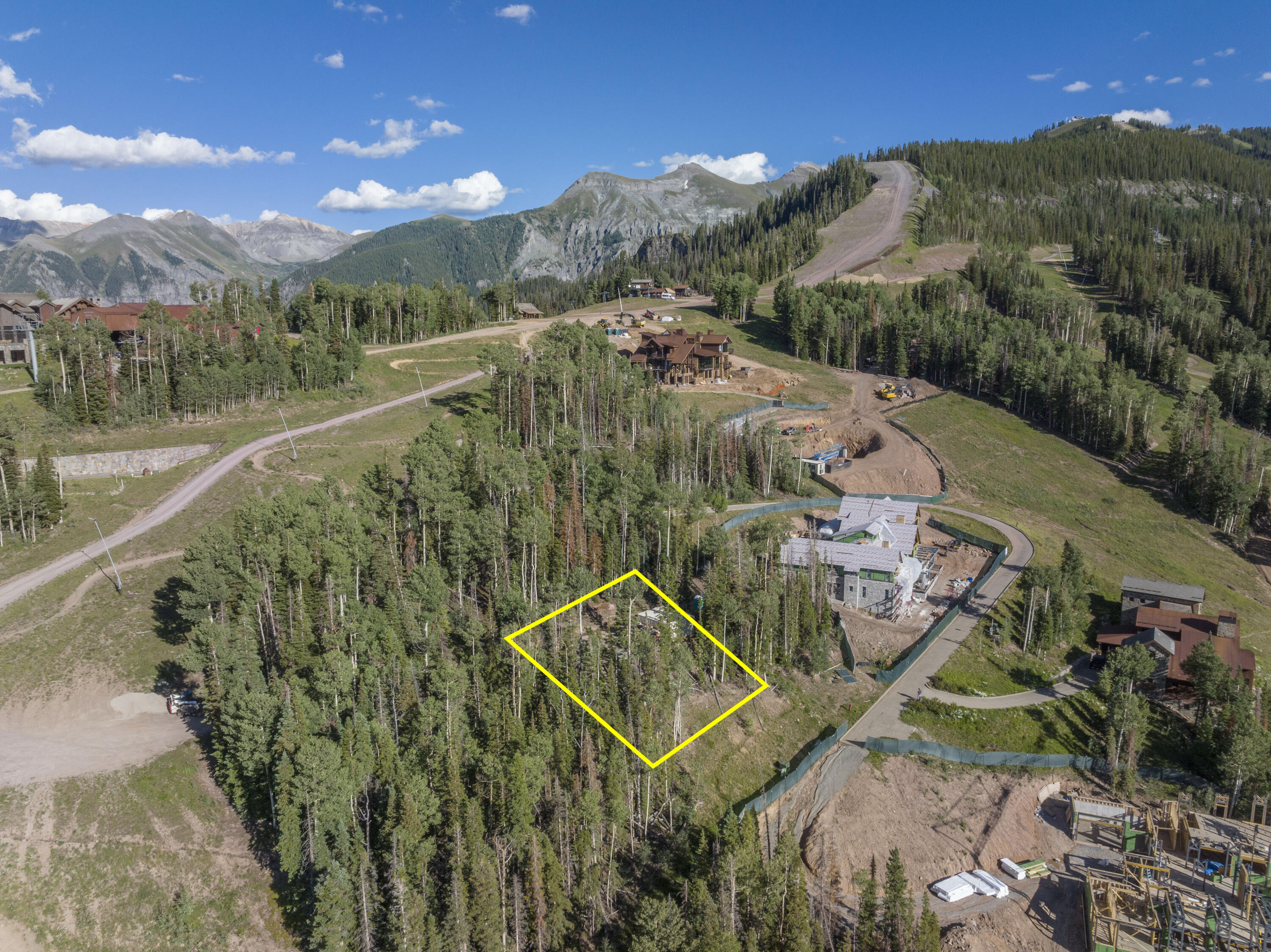 18 La Sal Lane Property Photo 4
