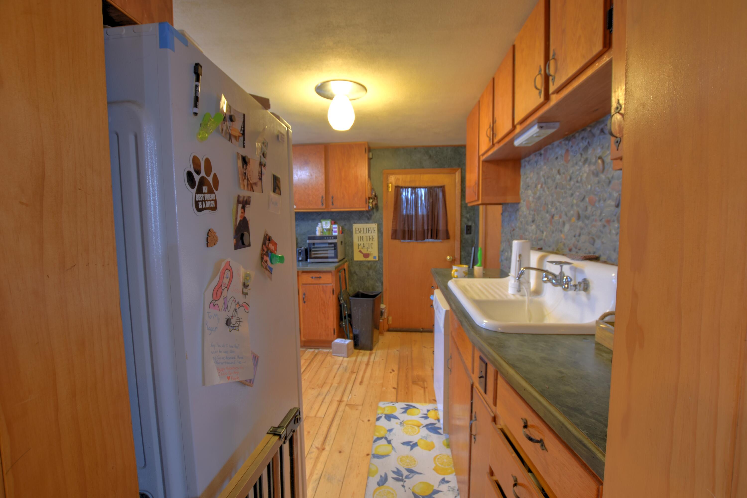 347 2nd Street Property Photo 10