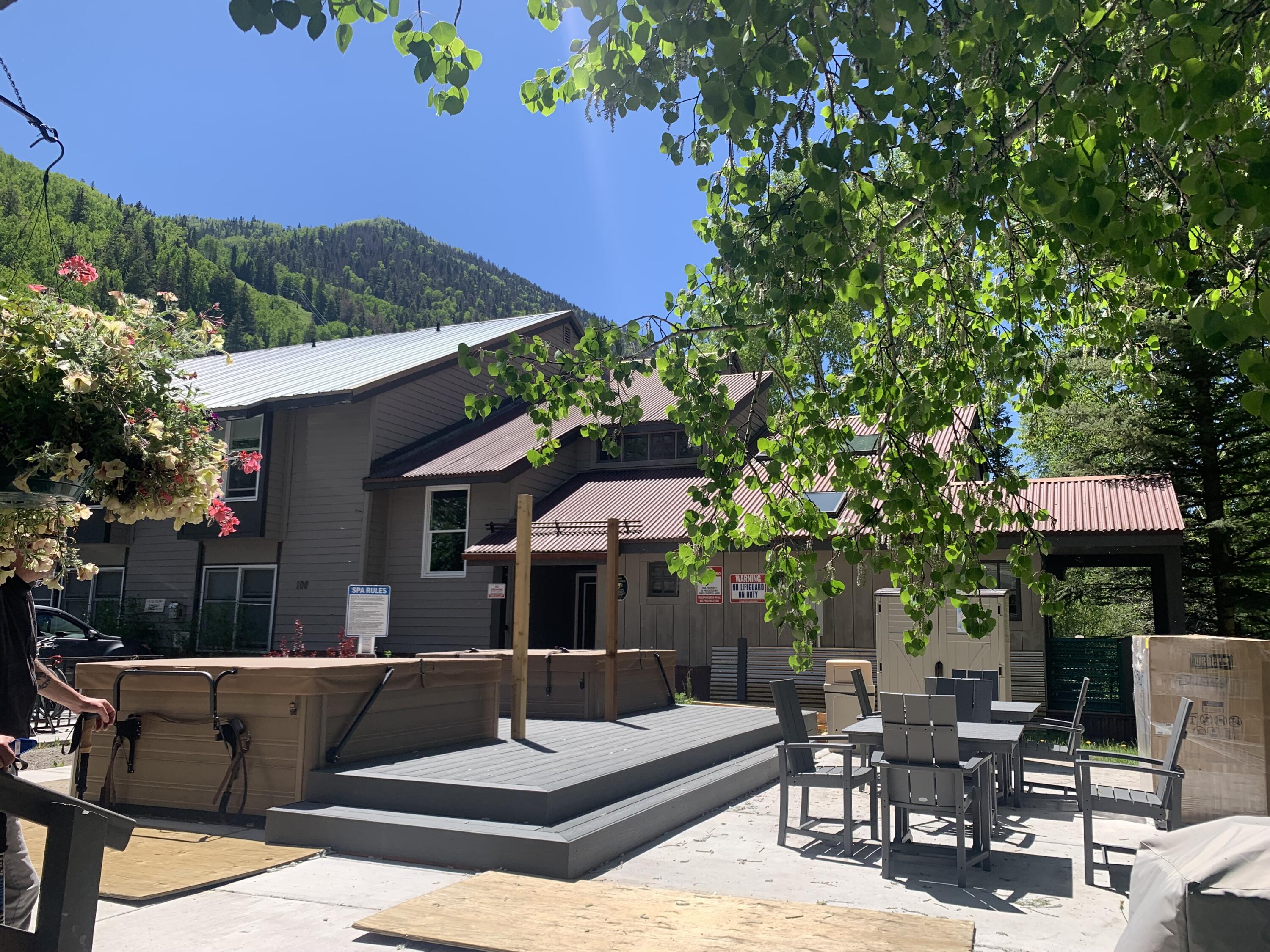 333 Davis Street 302 Property Photo 2