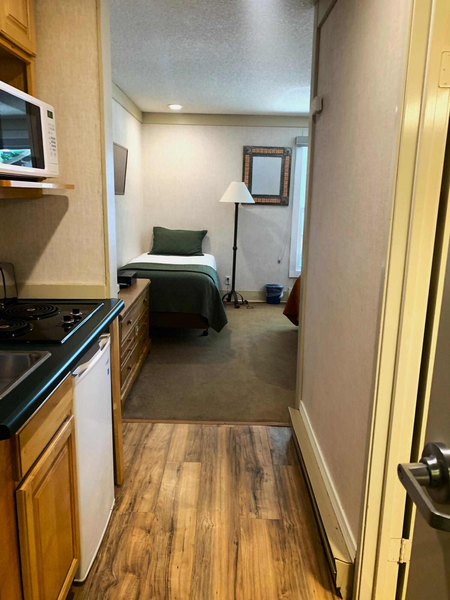 333 Davis Street 302 Property Photo 4