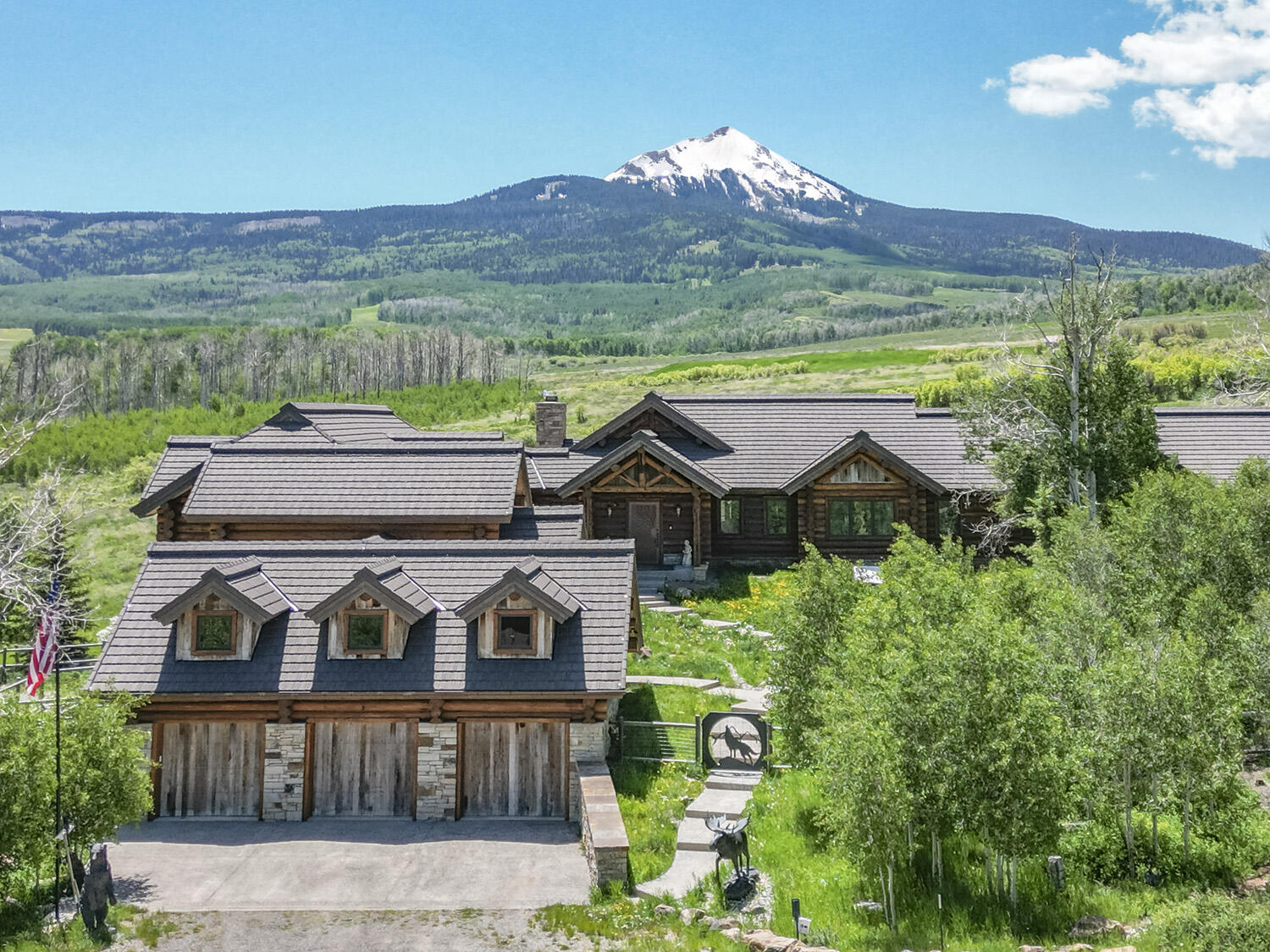 192 Top Of The World Drive Property Photo 1