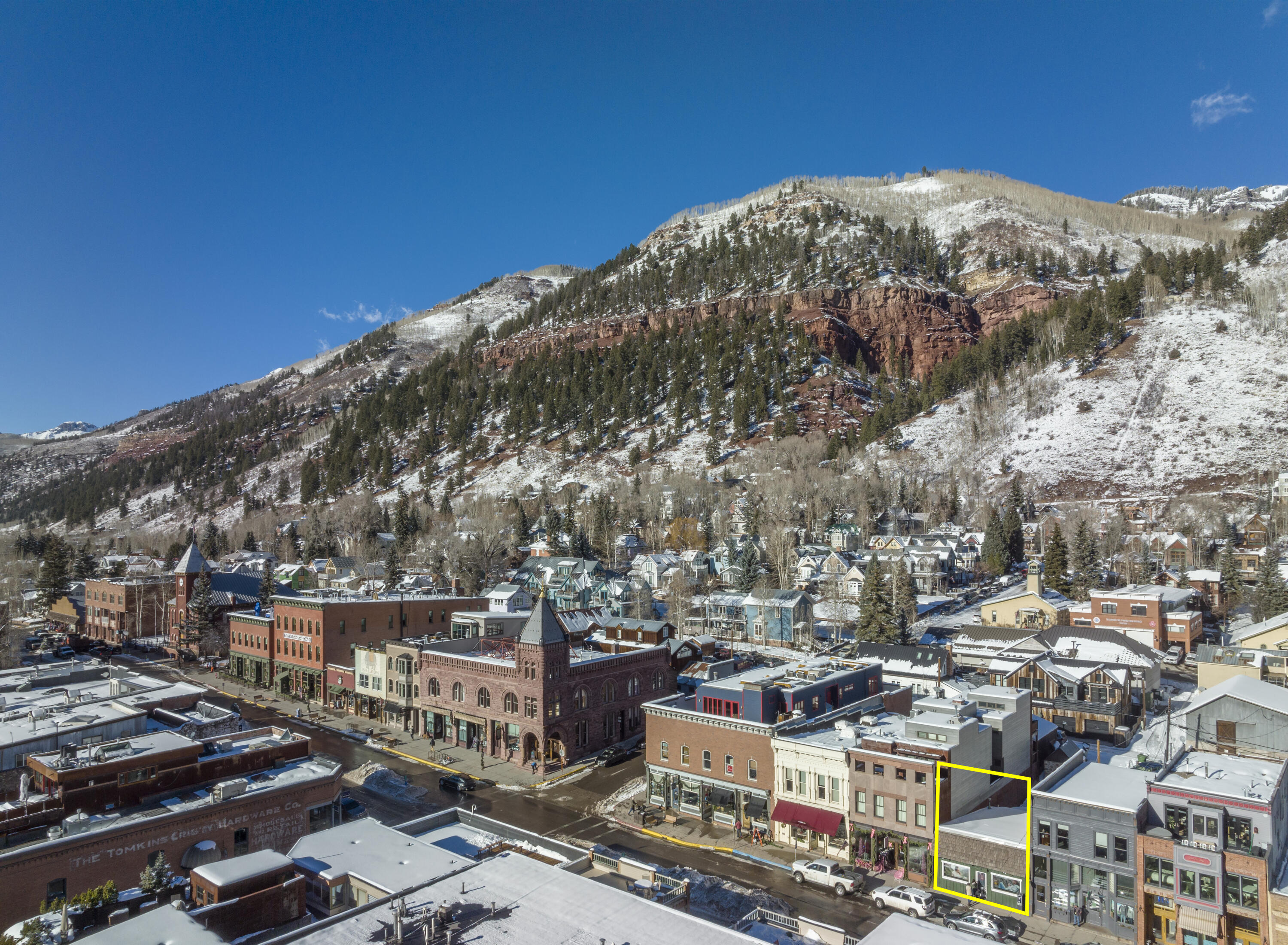 121 W Colorado Avenue Property Photo 1