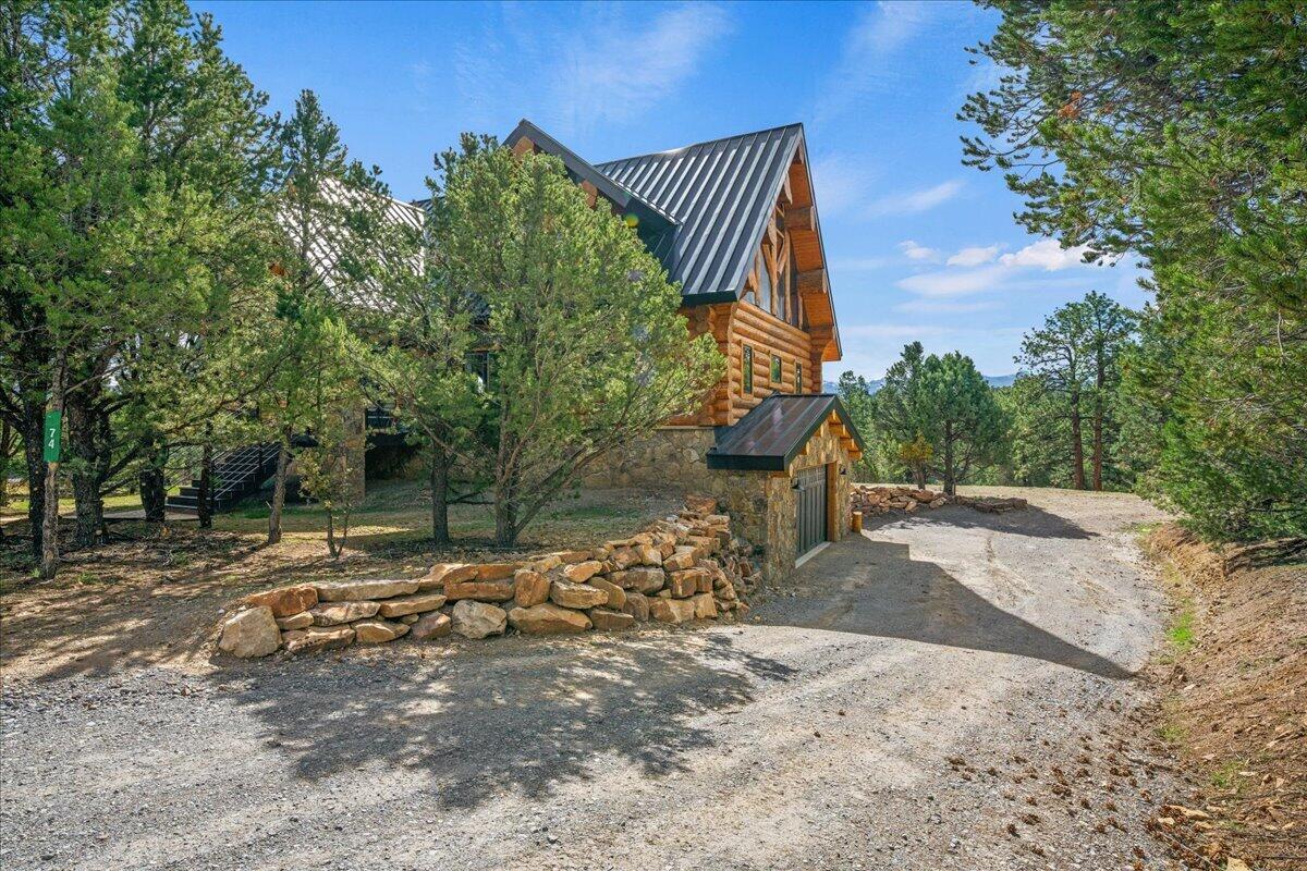74 White Tail Lane Property Photo 2