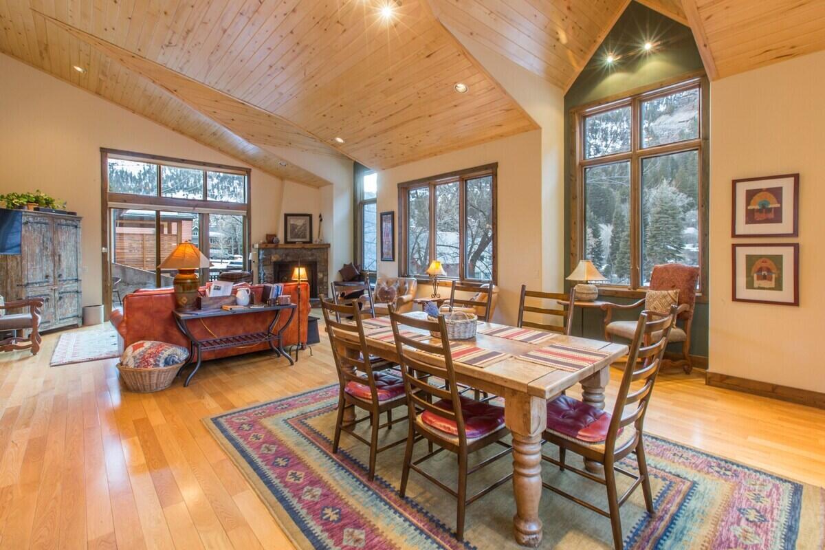 115 7th Avenue Property Photo 8