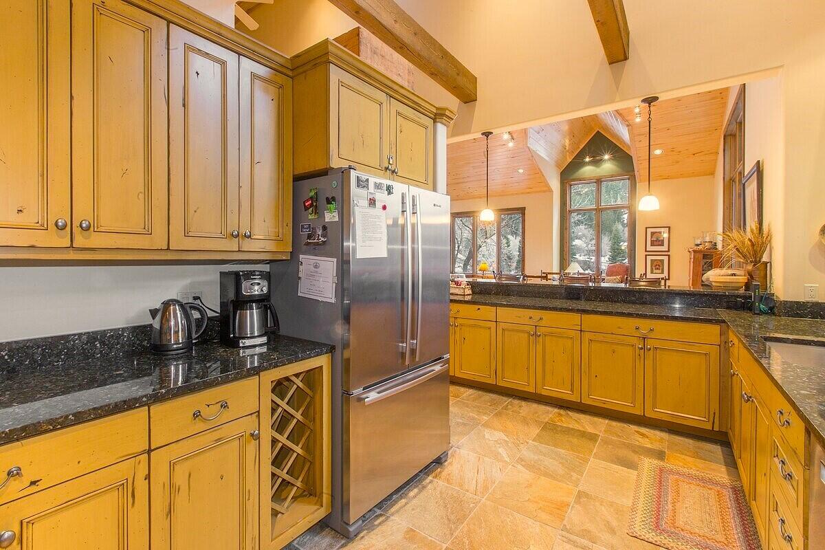 115 7th Avenue Property Photo 9