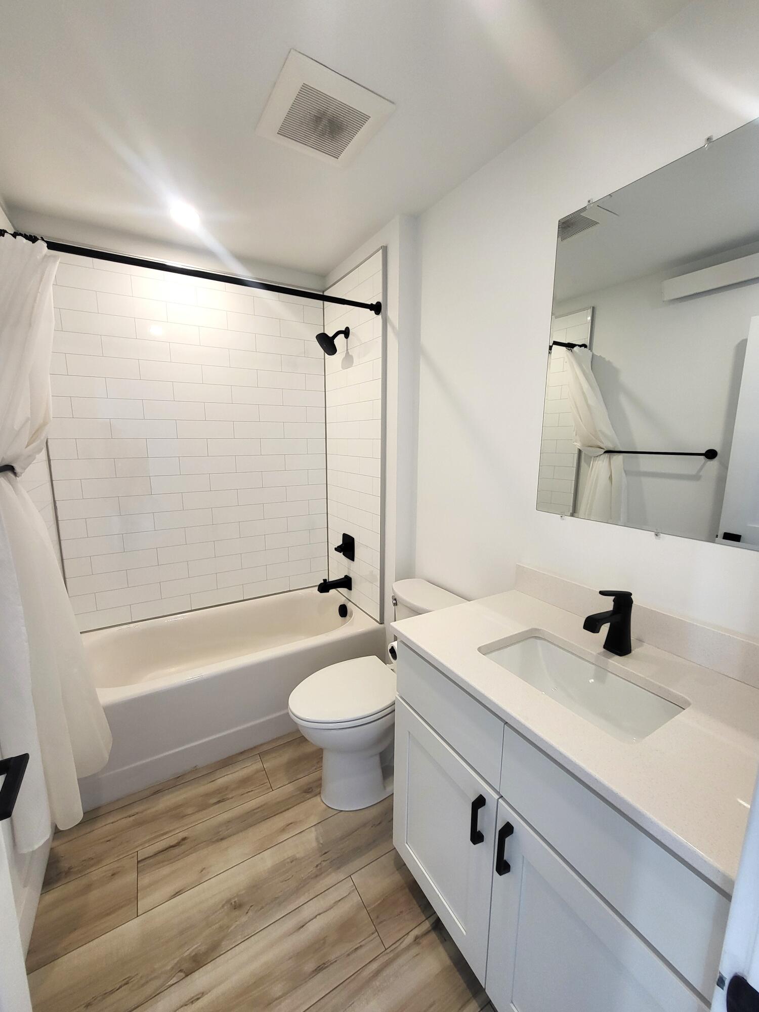 1560 Juniper Street Property Photo 22