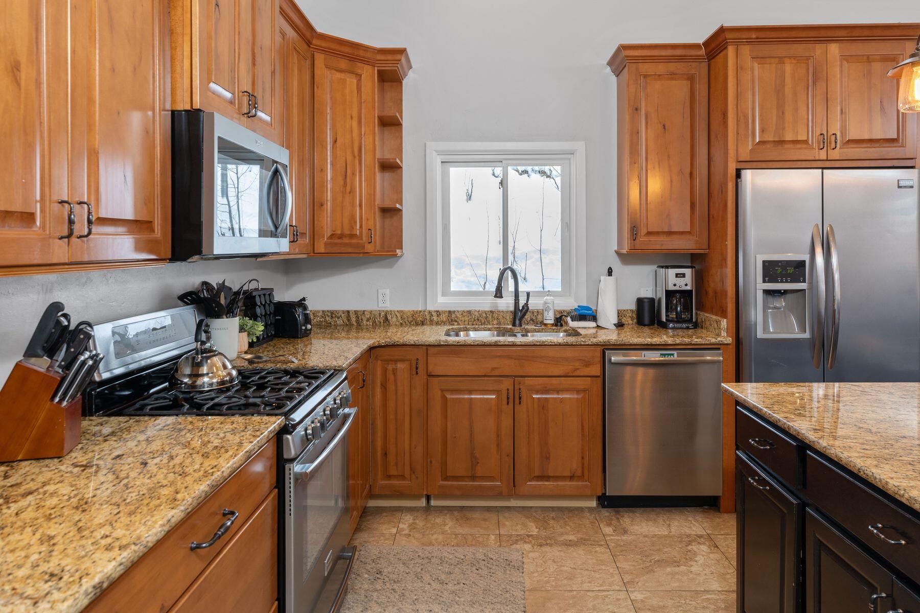 6 Spring Creek Drive Property Photo 12