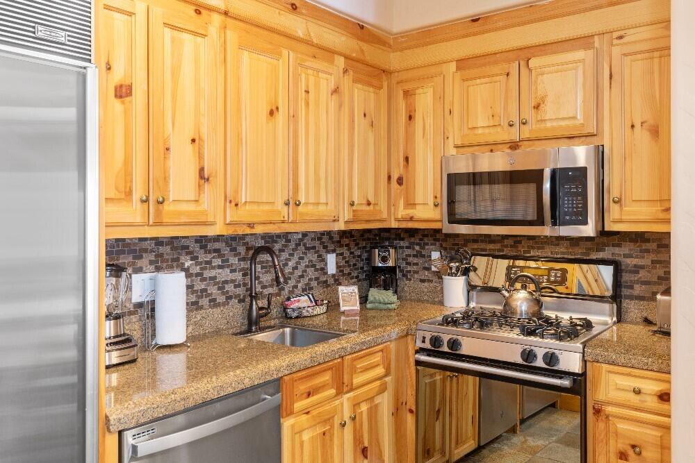 457 Mountain Village Boulevard Property Photo 6