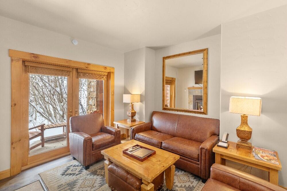 457 Mountain Village Boulevard Property Photo 8