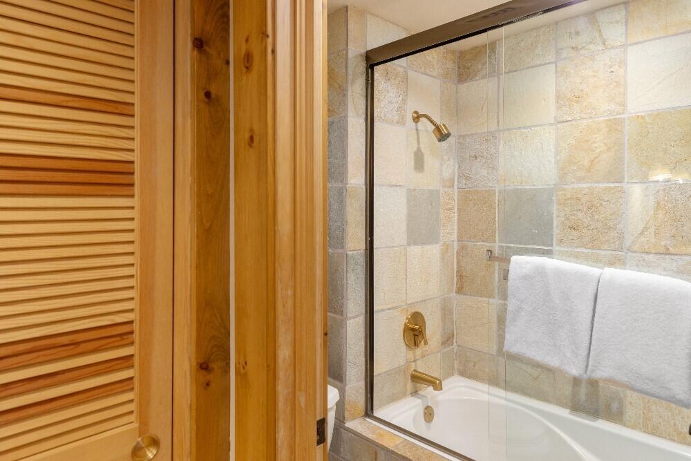 457 Mountain Village Boulevard Property Photo 16